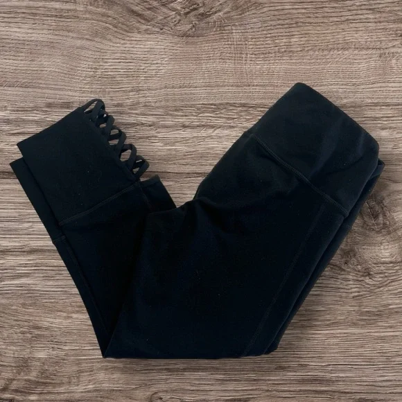 Athleta Mind Over Mat Capri Black Sz: S - Picture 8 of 16